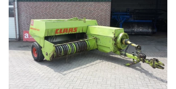 Claas Markant medium density baler