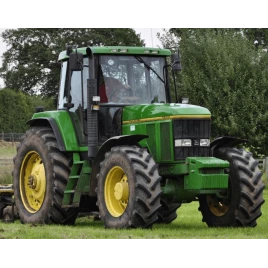 John Deere 7600